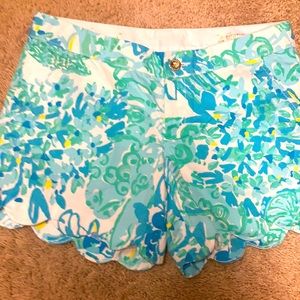 Lilly Pulitzer buttercup short size 2